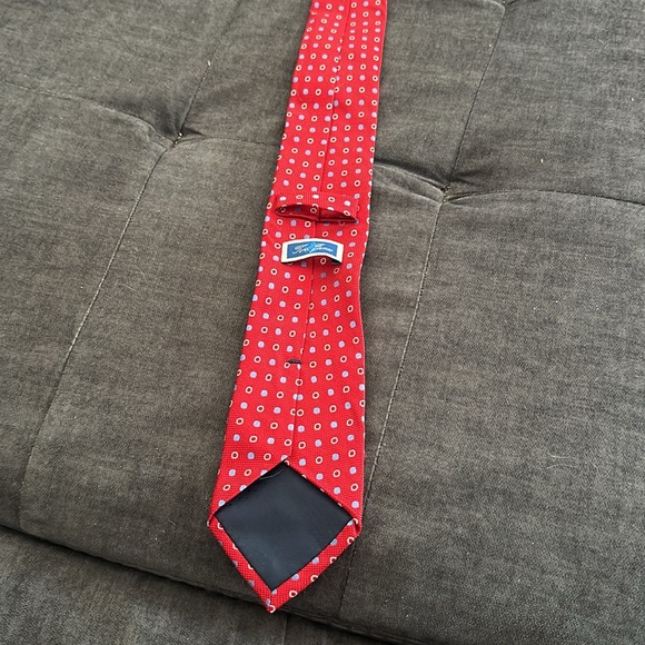 Tom James tie in great condition. - Picture 4 of 4